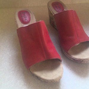 BORNE CONCEPT (B.O.C.) RED 3 INCH WEDGE WOMENS SLIP-ON SHOE-9M